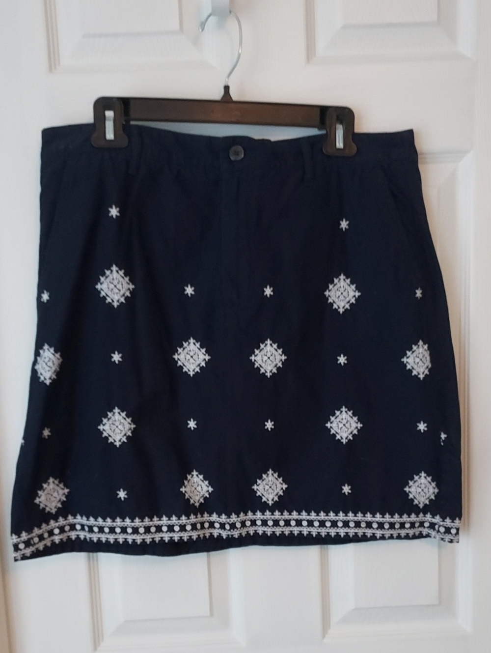 croft & barrow Navy Mini Skirt with White Embroidered Motifs